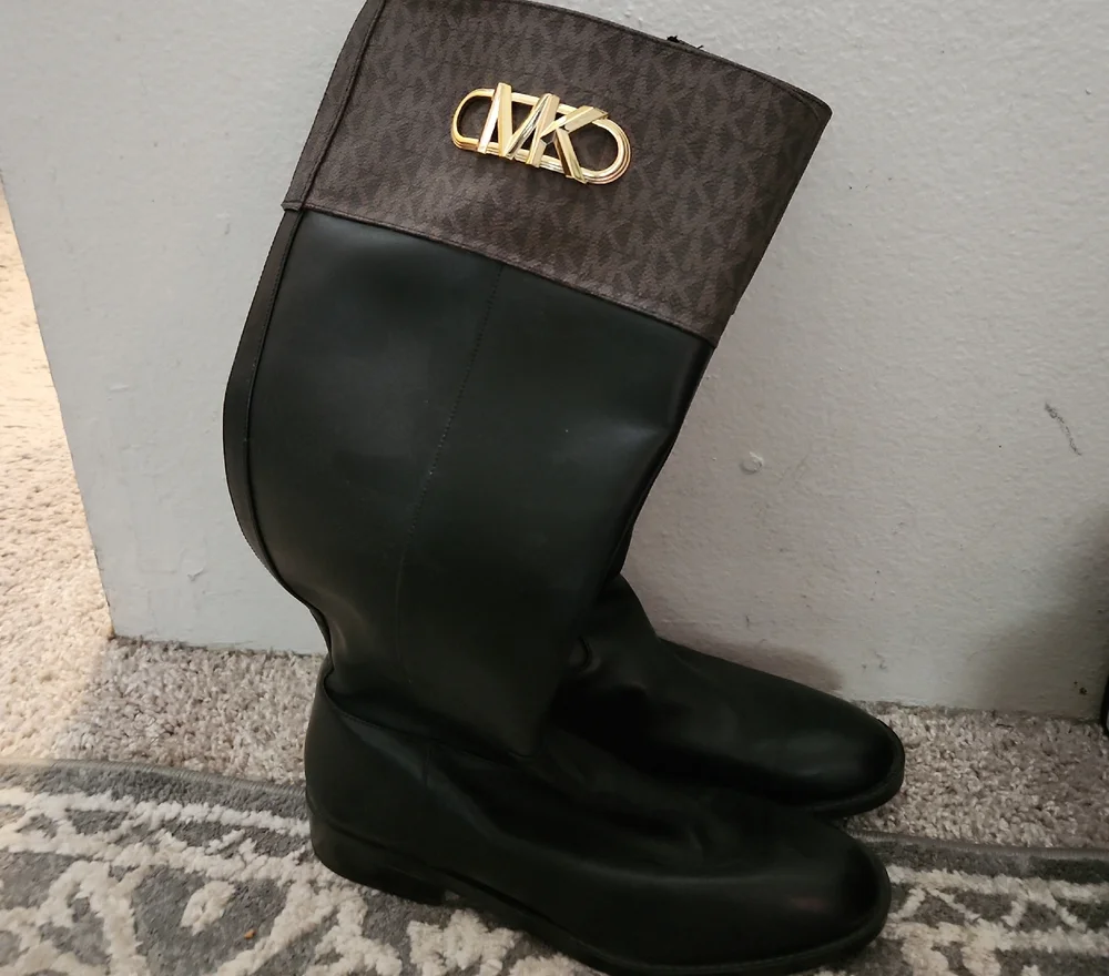 MICHAEL KORS WOMEN BOOTS